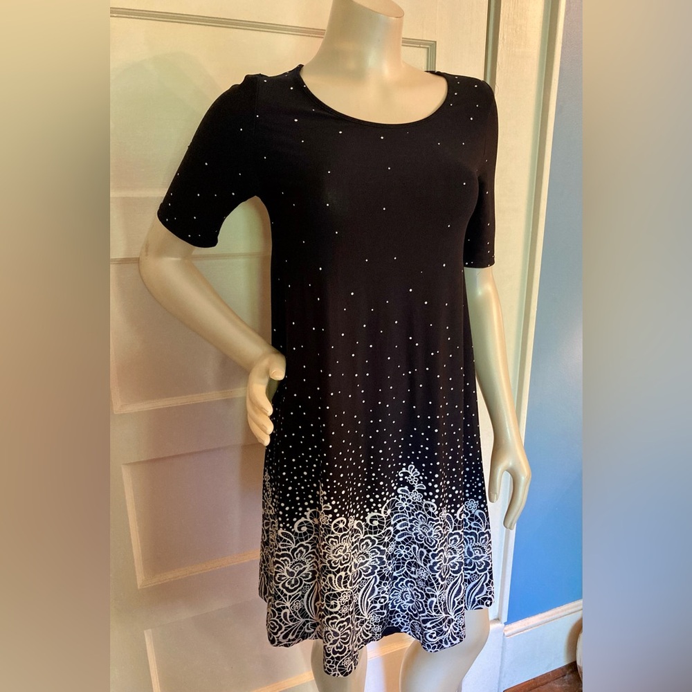 🔵NWT SJS Navy Blue Polka Dotted Dress, size Medium